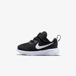 Nike Revolution 6 Size 5C